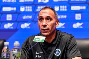 开云体育官网-新鹏城主帅:两个丢球不应该出现 不明白韦斯利进球为何被判无效