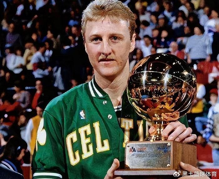 开云体育app下载-86年总决赛绿军对阵火箭,伯德场均24+9+9,奥拉朱旺呢?巨星坯子