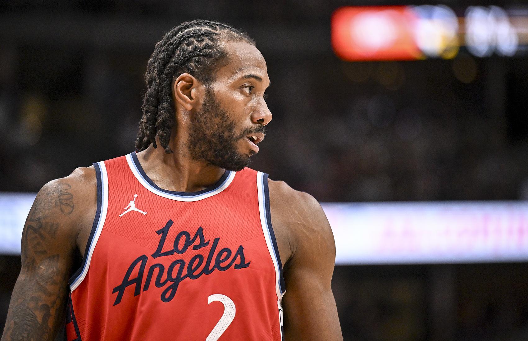 开云体育官网-烤肉姐:小卡广州行首日希望他享受私人时间 行程很私密&未被打扰