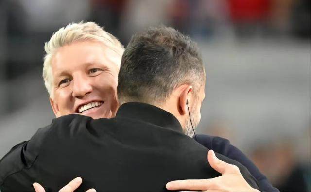 1682810547954093032.jpg 开云官网-【早报】35岁本泽马半场戴帽!15岁巴萨小将上演首秀