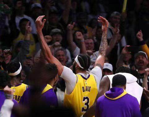 1682810580463054719.jpg 开云官网-【早报】35岁本泽马半场戴帽!15岁巴萨小将上演首秀