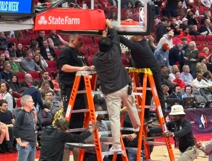 kaiyun-逆转！火箭击溃马刺，谢泼德扛大旗，申京20+13+9，文班亚马低迷