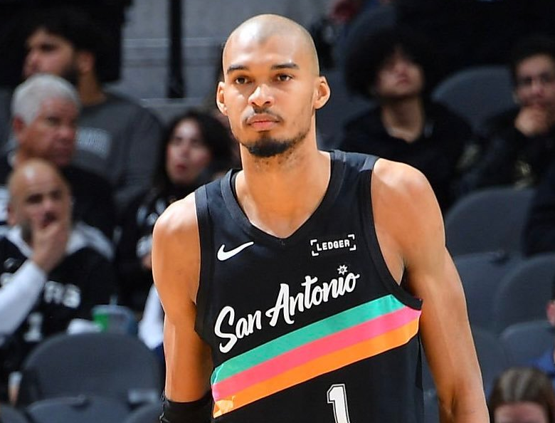 kaiyun-逆转！火箭击溃马刺，谢泼德扛大旗，申京20+13+9，文班亚马低迷