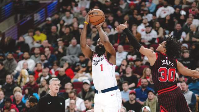 开云官网-洛城德比！小卡伤情不明，哈登硬刚湖人东詹，双方都是排名卡位战