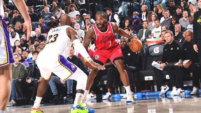 开云官网-洛城德比！小卡伤情不明，哈登硬刚湖人东詹，双方都是排名卡位战