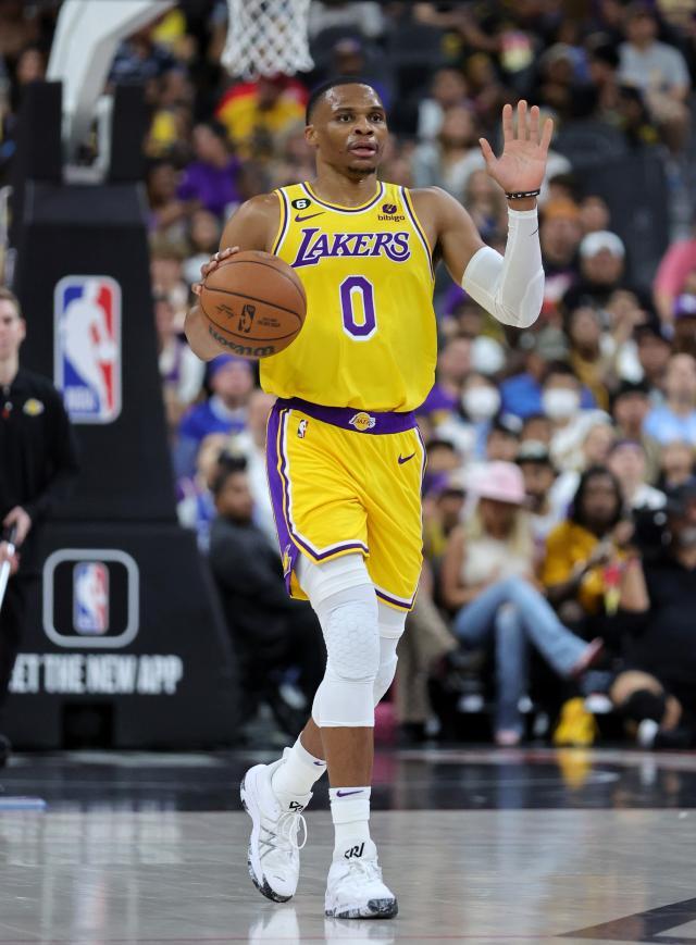 开云-1胜5负结束季前赛 惨败国王47分！湖人问号重重