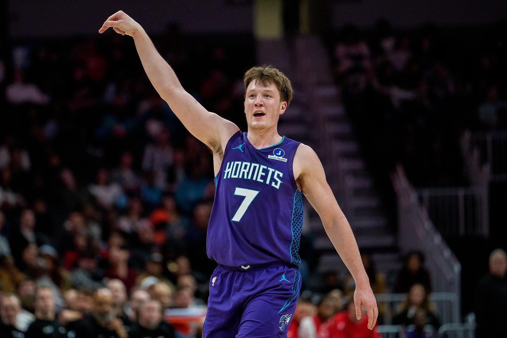 开云体育官方网站-1战轰进29个三分球！黄蜂大胜凯尔特人，证明湖人的1个操作太关键